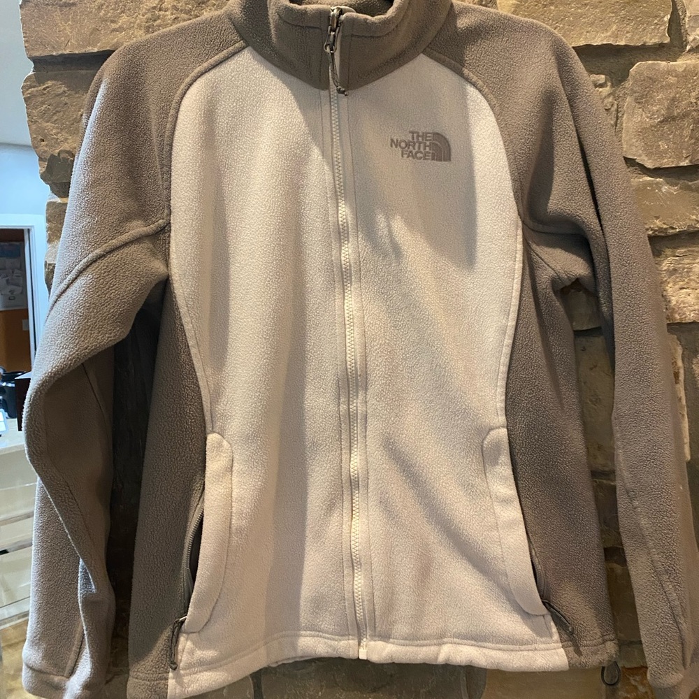 Woman’s North Face Khumbu